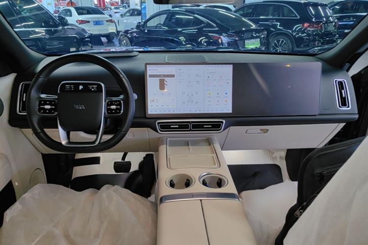 Used Li Auto L8 2023 Pro Model Center Console