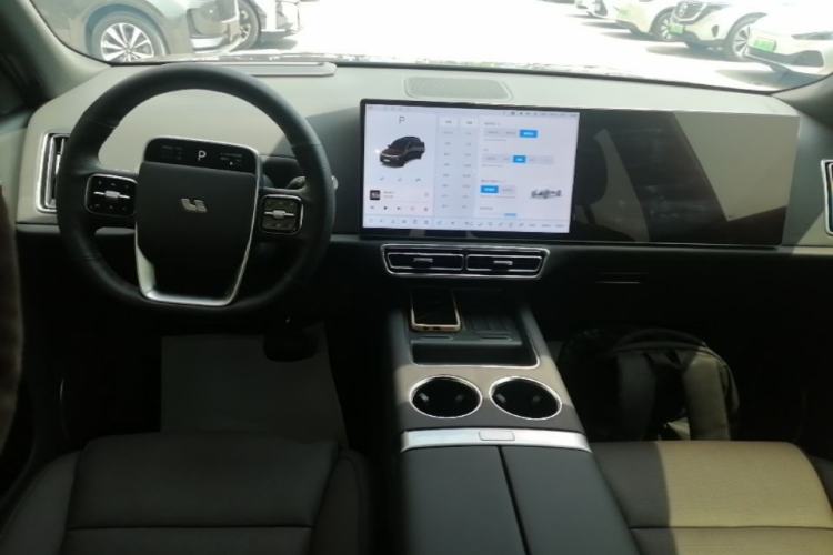 Used Li Auto L8 2023 Pro Model Center Console