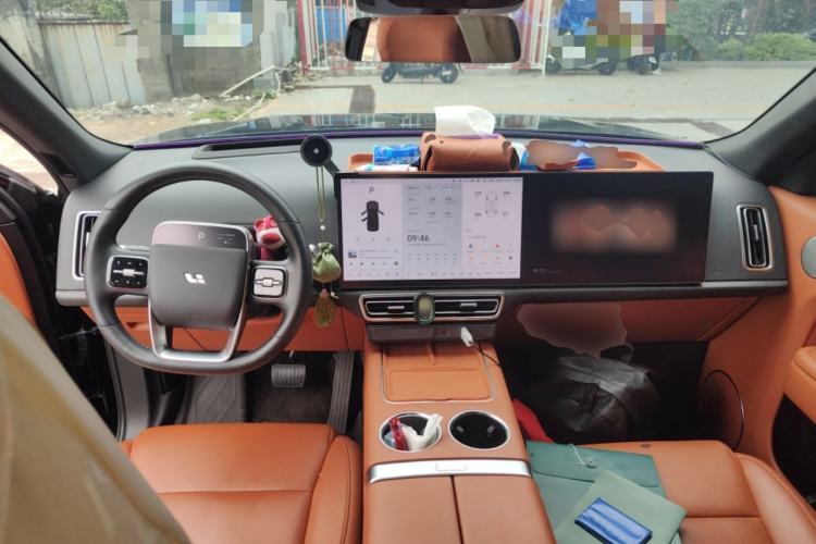 Used Li Auto L8 2023 Pro Model Center Console