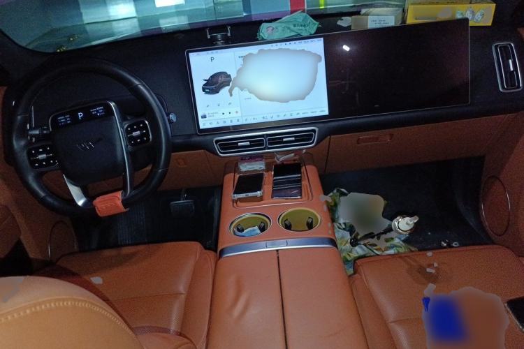 Used Li Auto L8 2023 Pro Model Center Console