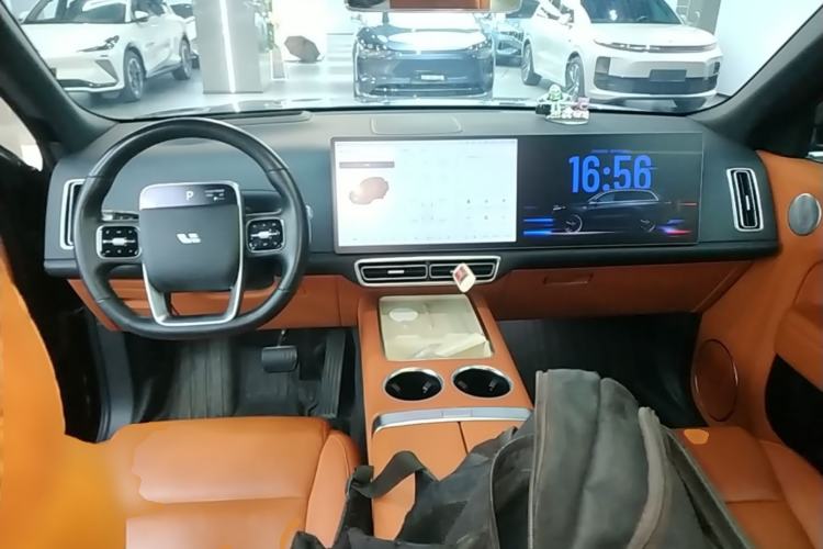 Used Li Auto L8 2023 Pro Model Center Console