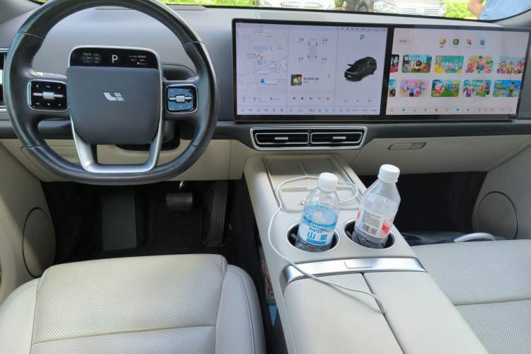 Used Li Auto L8 2023 Pro Model Center Console