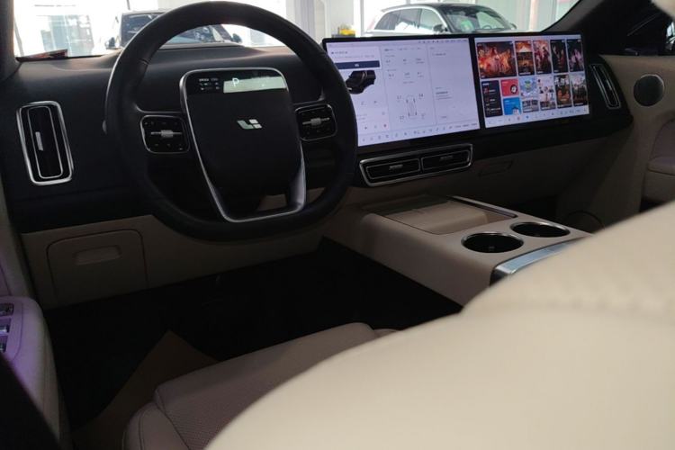 Used Li Auto L8 2023 Max model Center Console