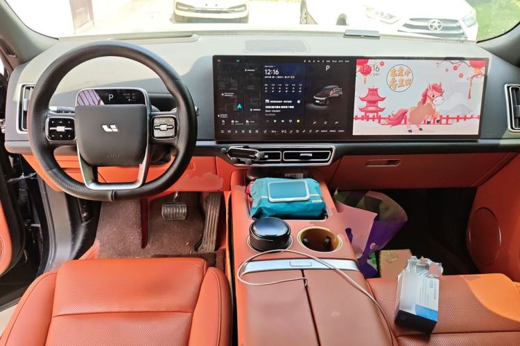 Used Li Auto L8 2023 Pro Model Center Console