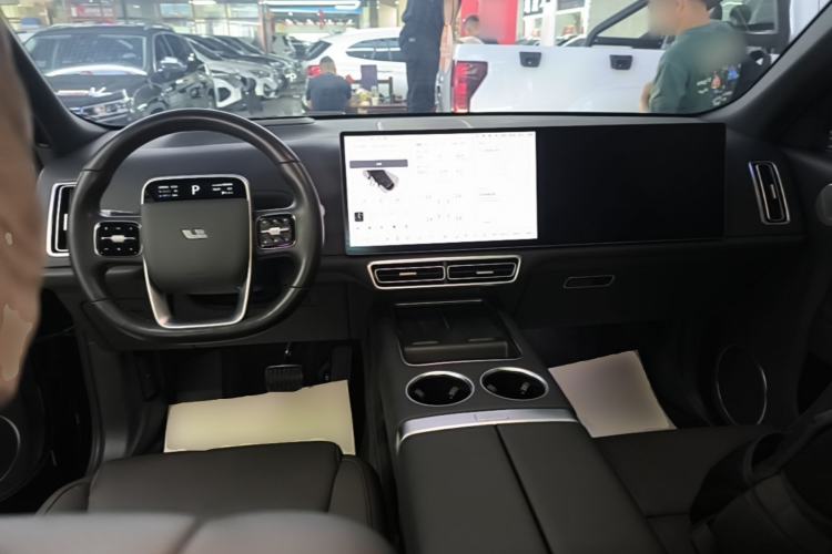 Used Li Auto L8 2023 Pro Model Center Console