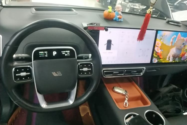 Used Li Auto L8 2023 Pro Model Center Console