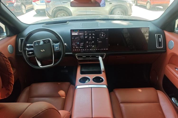 Used Li Auto L8 2023 Pro Model Center Console
