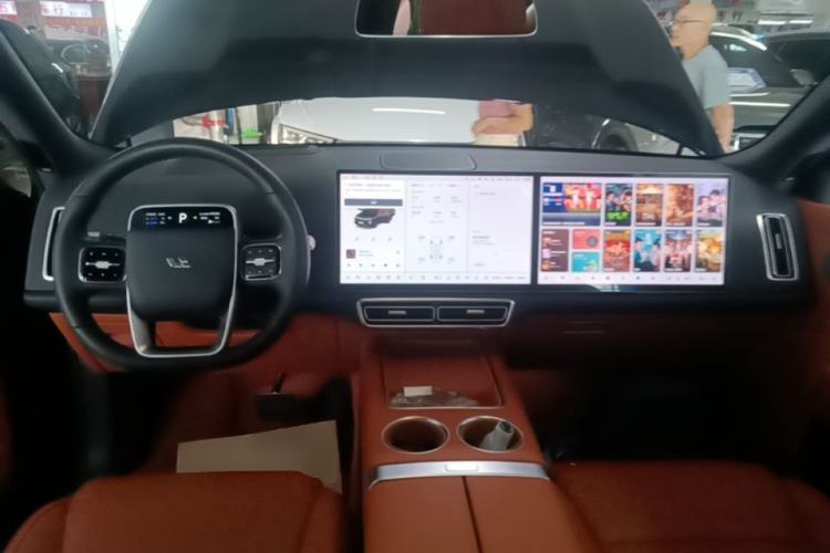 Used Li Auto L8 2023 Pro Model Center Console
