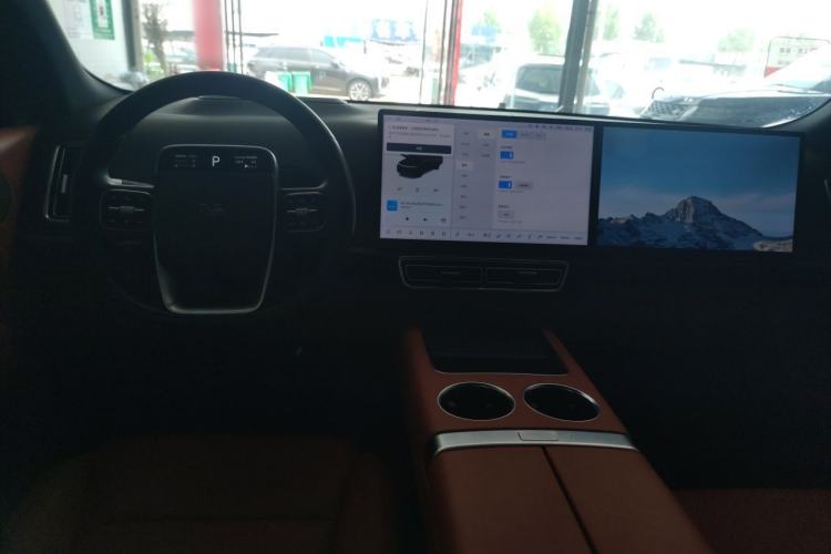 Used Li Auto L8 2023 Pro Model Center Console