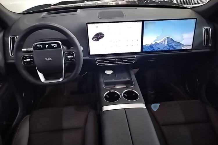 Used Li Auto L8 2023 Pro Model Center Console