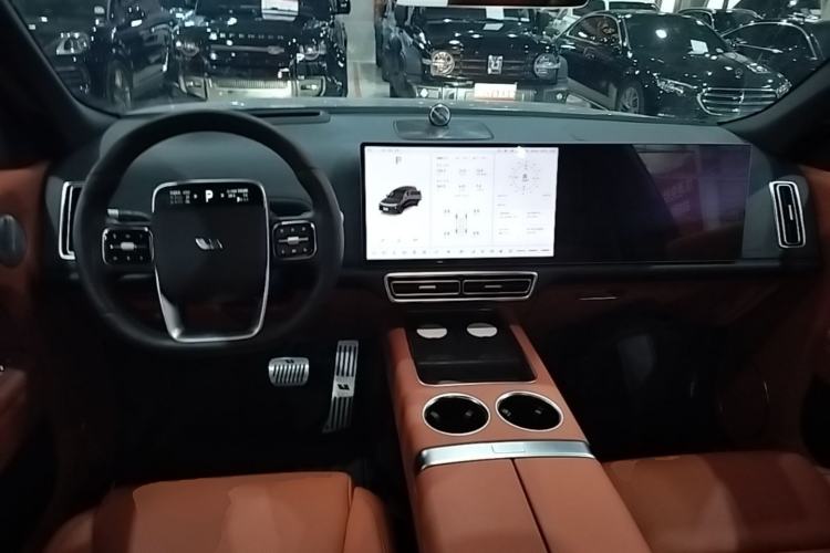 Used Li Auto L8 2023 Pro Model Center Console