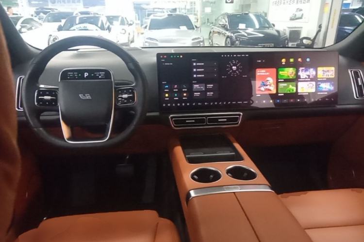 Used Li Auto L8 2023 Pro Model Center Console