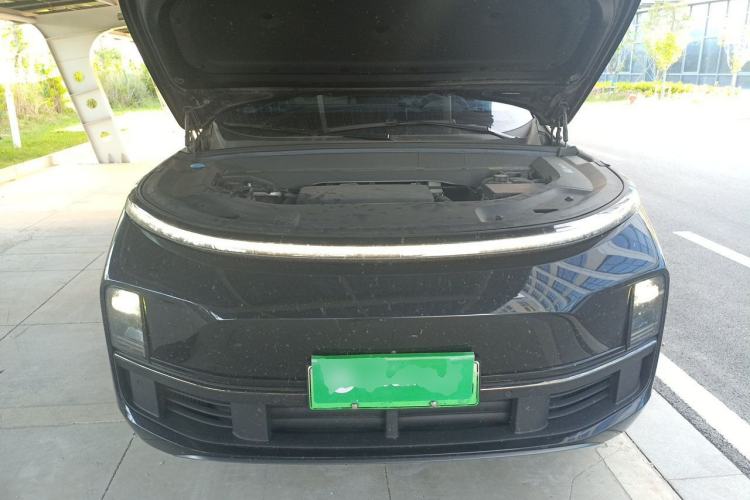 Used Li Auto L8 2023 Pro Model Engine Bay