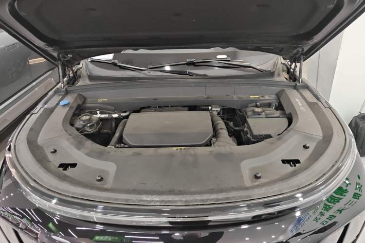 Used Li Auto L8 2023 Pro Model Engine Bay