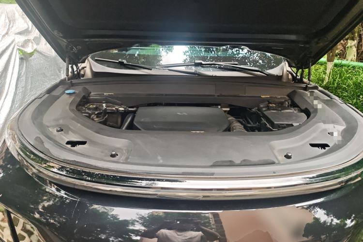Used Li Auto L8 2023 Pro Model Engine Bay