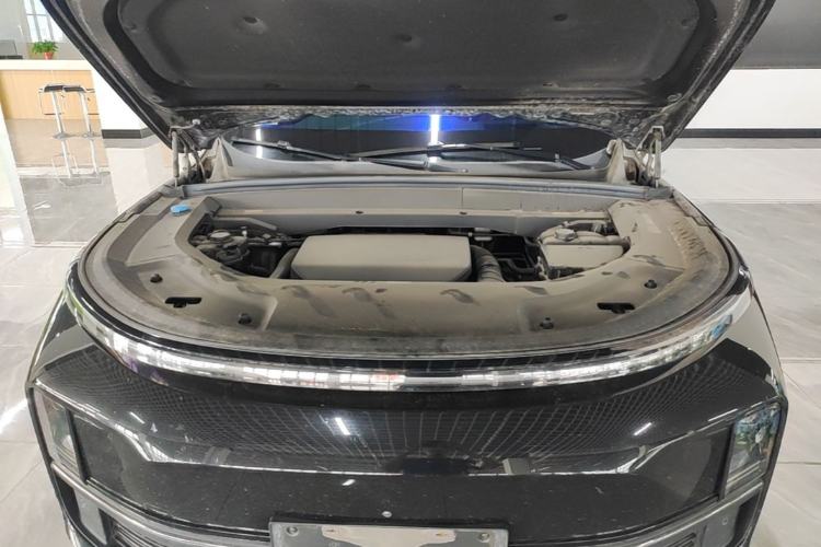 Used Li Auto L8 2023 Pro Model Engine Bay