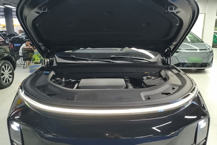 Used Li Auto L8 2023 Pro Model Engine Bay