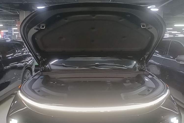 Used Li Auto L8 2023 Max model Engine Bay