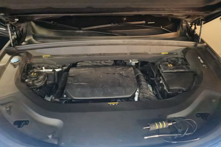 Used Li Auto L8 2023 Pro Model Engine Bay