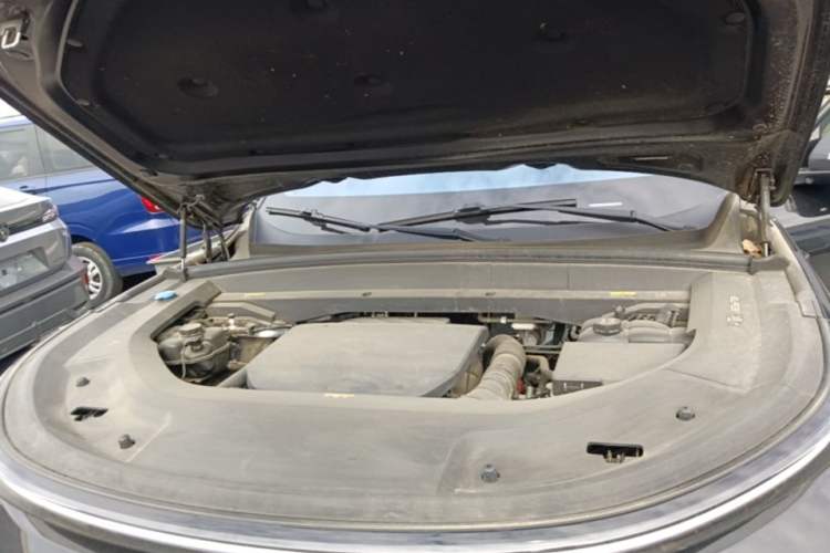 Used Li Auto L8 2023 Pro Model Engine Bay