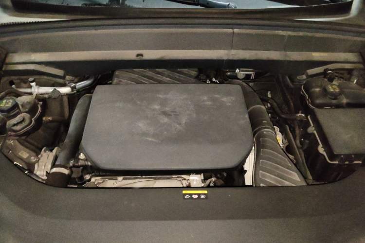 Used Li Auto L8 2023 Pro Model Engine Bay