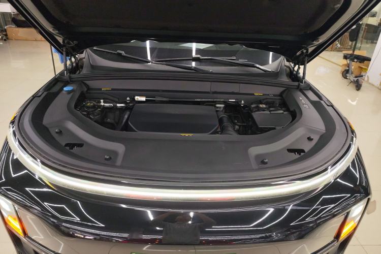 Used Li Auto L8 2023 Pro Model Engine Bay