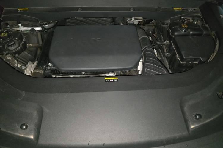 Used Li Auto L8 2023 Pro Model Engine Bay