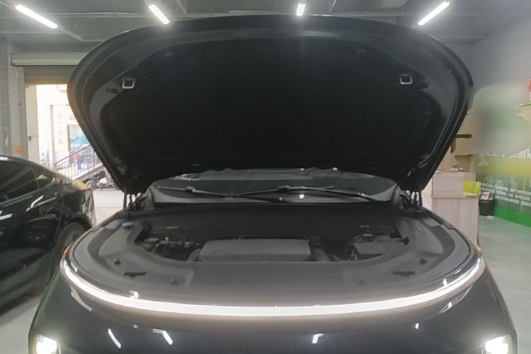Used Li Auto L8 2023 Pro Model Engine Bay