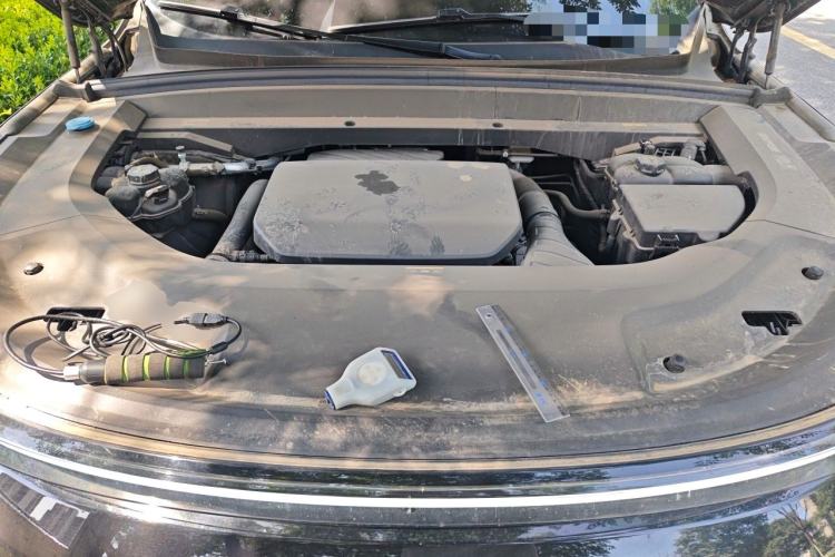 Used Li Auto L8 2023 Pro Model Engine Bay