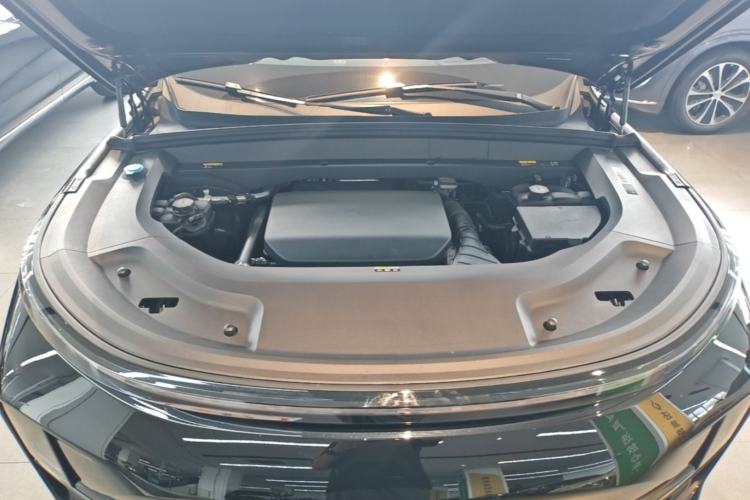 Used Li Auto L8 2023 Pro Model Engine Bay