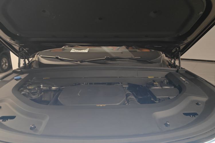 Used Li Auto L8 2023 Pro Model Engine Bay