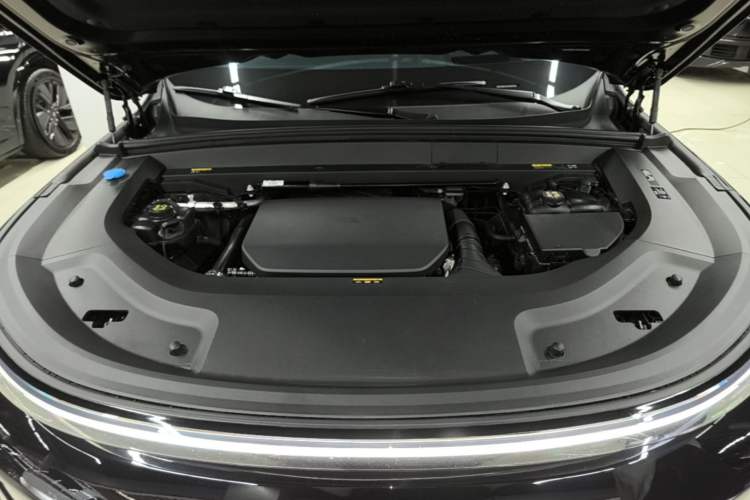 Used Li Auto L8 2023 Pro Model Engine Bay