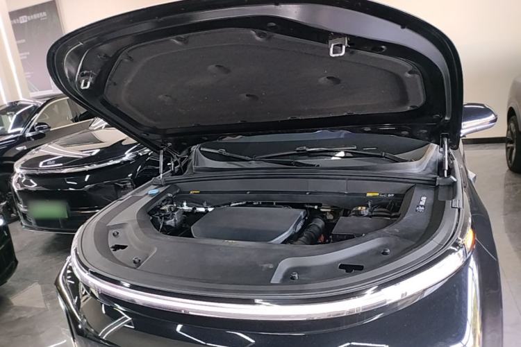 Used Li Auto L8 2023 Pro Model Engine Bay