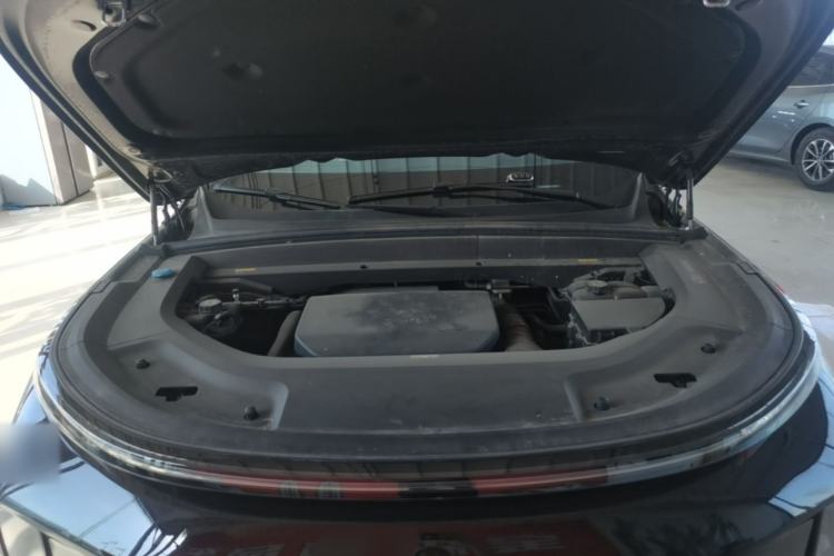 Used Li Auto L8 2023 Pro Model Engine Bay