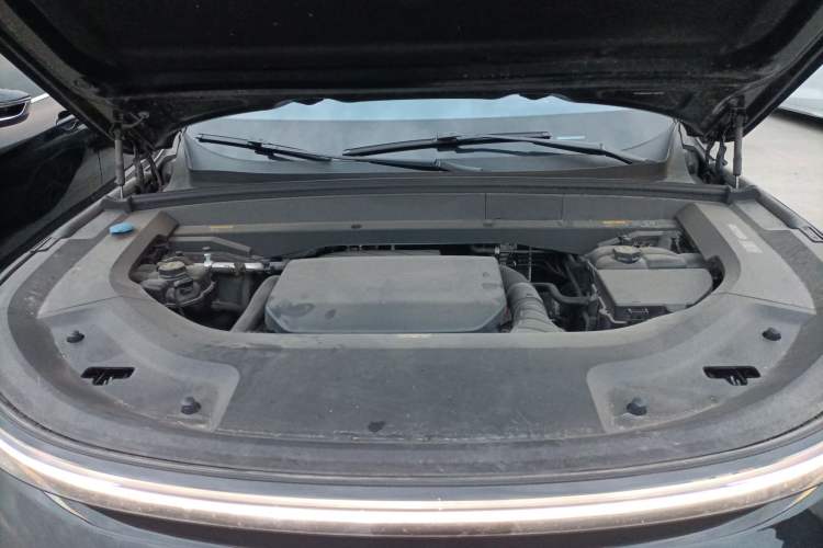 Used Li Auto L8 2023 Air model Engine Bay