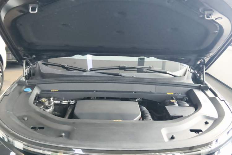 Used Li Auto L8 2023 Air model Engine Bay