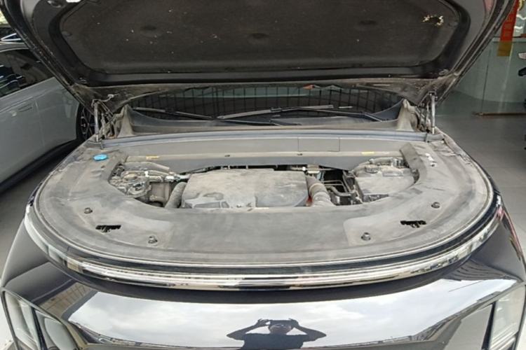 Used Li Auto L8 2023 Pro Model Engine Bay