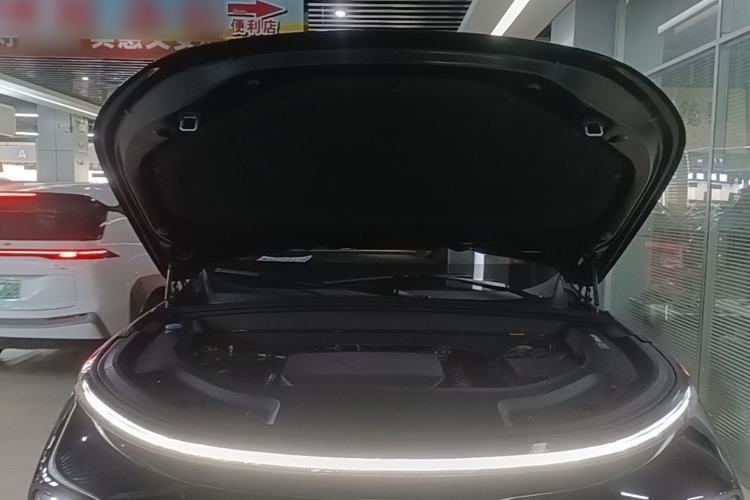 Used Li Auto L8 2023 Air model Engine Bay