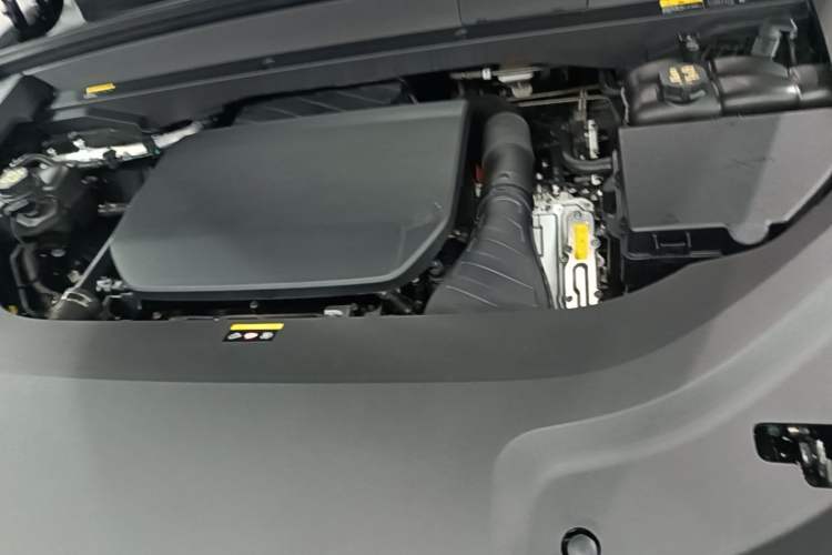 Used Li Auto L8 2023 Pro Model Engine Bay