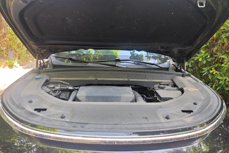 Used Li Auto L8 2023 Air model Engine Bay