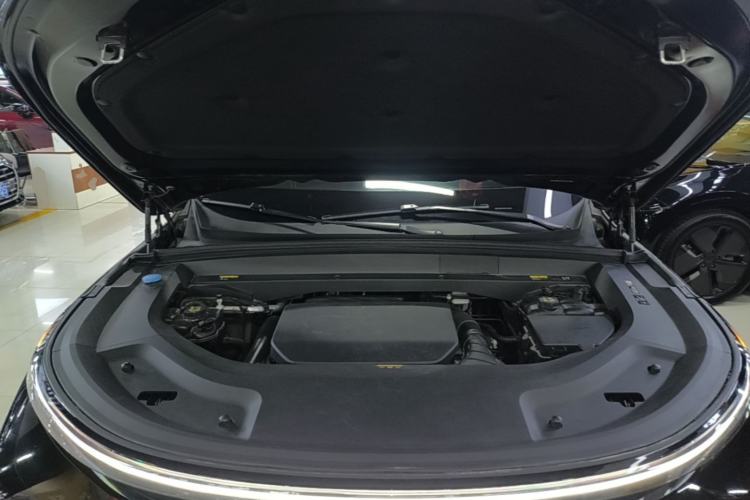 Used Li Auto L8 2023 Pro Model Engine Bay