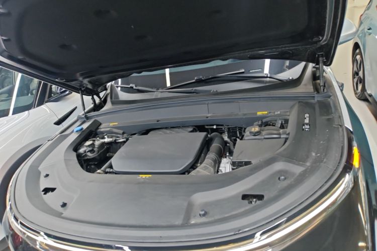 Used Li Auto L8 2023 Air model Engine Bay