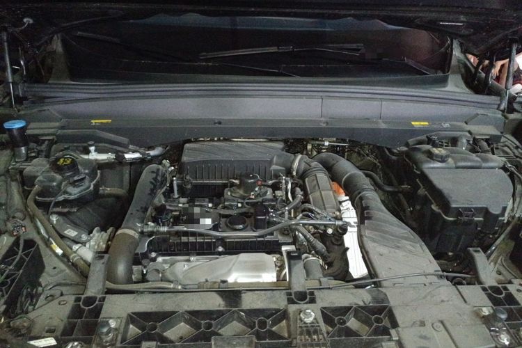 Used Li Auto L8 2023 Air model Engine Bay