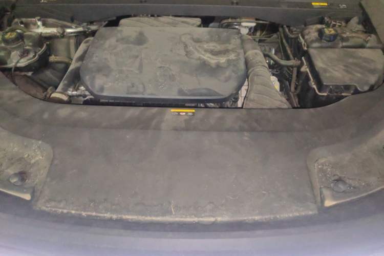 Used Li Auto L8 2023 Pro Model Engine Bay