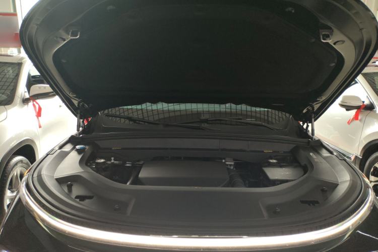 Used Li Auto L8 2023 Pro Model Engine Bay