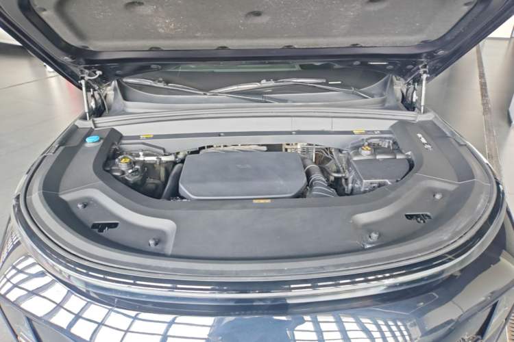 Used Li Auto L8 2023 Air model Engine Bay