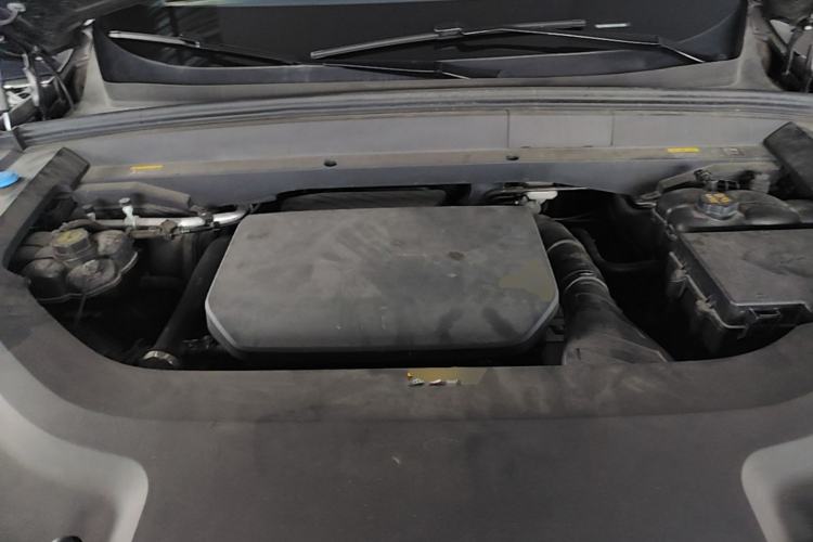 Used Li Auto L8 2023 Pro Model Engine Bay