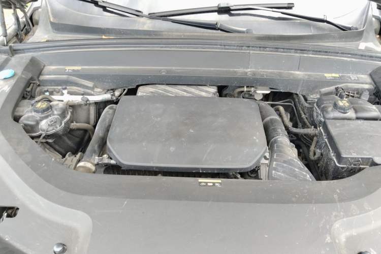 Used Li Auto L8 2023 Pro Model Engine Bay