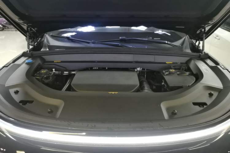 Used Li Auto L8 2023 Air model Engine Bay