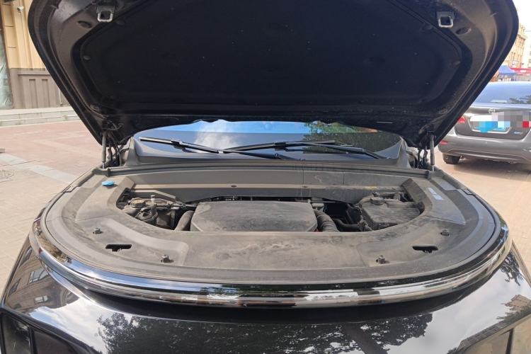 Used Li Auto L8 2023 Pro Model Engine Bay